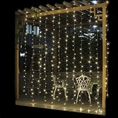 Cortina led con luz blanca cálida