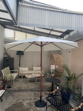 Parasol de palo central madera de 3 m de diámetro - comprar online