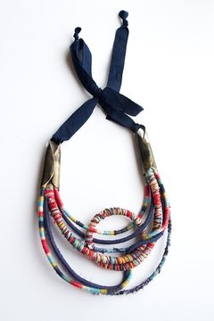 Collar Mundo azul