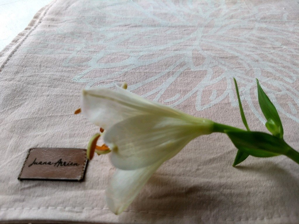 Pie de Cama Flor Blanca - Comprar en Juana Arrien