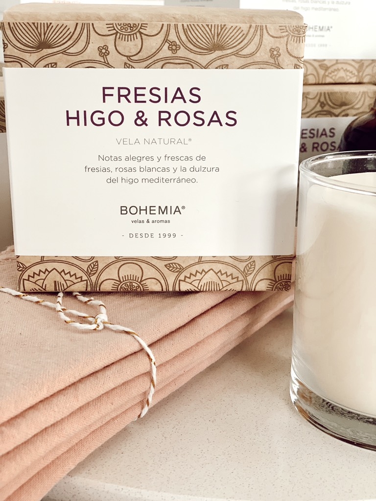 VELA NATURAL FRESIAS HIGO Y ROSA