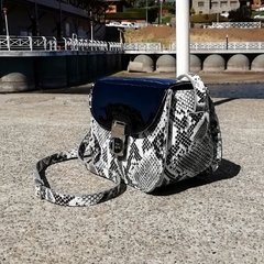 Imagen de VIVI - Cartera con solapa combinada