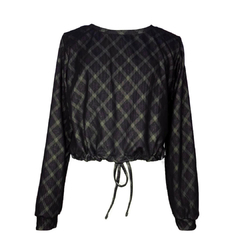 Blusa em malha xadrez duplada com fios de lurex, gola careca, manga longa, barra com cadarço ajustável moda teen roupa feminina