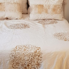 Acolchado mandalitas oro Hindi