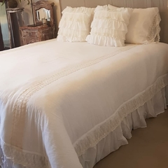 Acolchado Jane (gasa blanca con puntilla cruda con volados) - comprar online