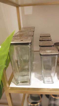 Imagen de Frasco de vidrio con tapa de metal