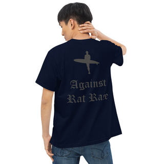 Camiseta JUSTA com modelagem reta masculina na internet