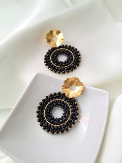 ARETES NEGROS