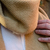 Bufandón o Chal de lana de llama frisada en telar (Arena) - tienda online