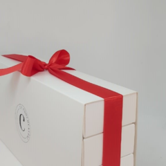 Premium Box con 52 piezas de chocolate - comprar online