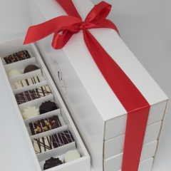 Premium Box con 52 piezas de chocolate - LA CHOCOLATERÍ