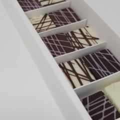Premium Box con 52 piezas de chocolate en internet