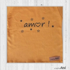 REMERA AMOR - MOSTAZA - comprar online