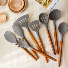 Set de 8 utensilios de cocina beige