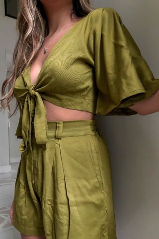 CROPPED OLIVA na internet