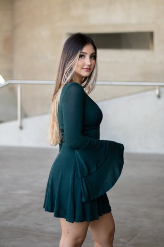 VESTIDO MANGA FLARE na internet