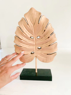 ESCULTURA MONSTERA 27CM en internet