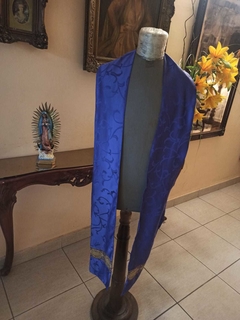 CASULLA VIOLETA CON GALON VIOLETA Y ESTOLA HACIENDO JUEGO - comprar online