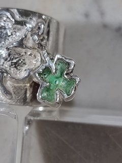 Anillo de trébol en internet