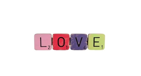 PENDENTE LETRAS 'LOVE' JOY 31X8