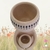 VASO BONECO SENTADO BORDA SYB AZUL D13 A19 - CERÂMICA - loja online