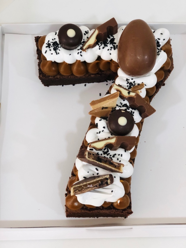 Torta Letra Brownie - Comprar en Atelier de Tortas