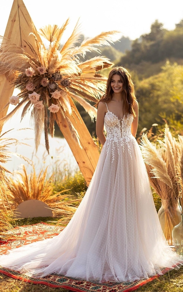 Vestido de noiva princesa com tule bordado