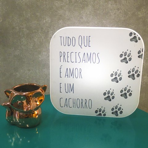 Luminária Ledito Box Color - Tudo Que Precisamos É De Amor E Um Cachorro - comprar online