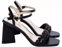 Sandália Feminina - Viviany Leal Store