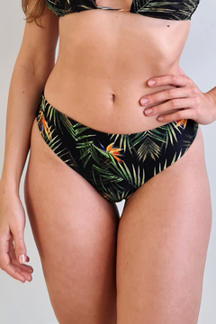 Calcinha de Biquíni Estampada Preto Tropical - comprar online