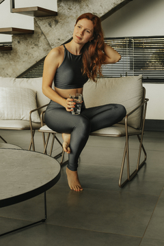Legging Yoga Cintura Alta Cinza Chumbo - comprar online
