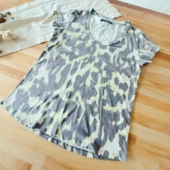 Remera manchas - + AMOR