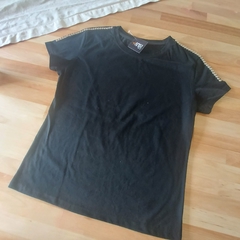 Remera tachas