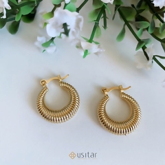 ARGOLA CONCHA MEDIA FECHADA FOLHEADA A OURO 18K - ARG2376D