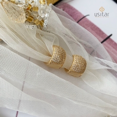 ARGOLA CONCHA CRAVEJADA DE ZIRCONIAS FOLHEADA EM OURO 18 - ARG532D