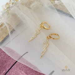 ARGOLA PINGENTE RAIO CRAVEJADA DE ZIRCONIAS FOLHEADA EM OURO 18 - ARG597D - comprar online