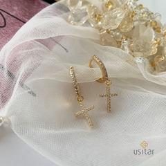 ARGOLA COM PINGENTE CRUZ CRAVEJADA DE ZIRCONIAS FOLHEADA EM OURO 18- ARG542D