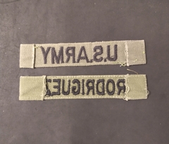 Lote com 2 Patches Tarjas Tarjetas US ARMY - Década de 1990 na internet