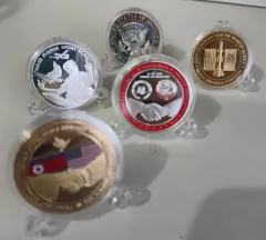 LOTE de 5 Moedas "Trump e Kim Jong-un" - loja online