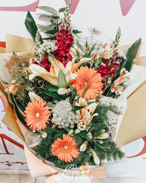 Ramo Nuvilis con Mix de 12 Varas de Flores Frescas de Estación