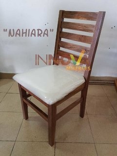 Mesa "Diseño" 1,40x1,40m con 8 Sillas Nahiara. Juego De Comedor Algarrobo.