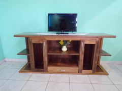 Mesa TV ALGARROBO 1.80 x 0.80 m. en internet