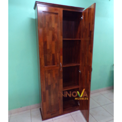 Biblioteca con puertas. Algarrobo en internet