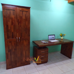 Biblioteca con puertas. Algarrobo - INNOVA Muebles