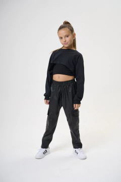 PANTALON CARGO ENGOMADO NEGRO