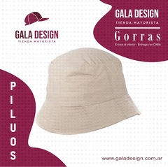 PILUSO DE GABARDINA BEIGE en internet