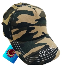 GORRA CAMUFLADA CON PESPUNTE Y BORDADO