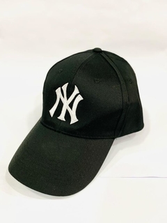GORRAS NY & LA BORDADAS 3D - comprar online