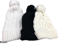 GORRO DE LANA CON POMPON - comprar online