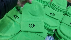 GORROS DE LANA PREMIUM CON LOGO en internet